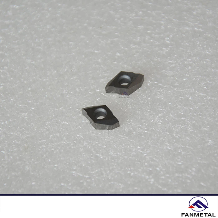 ใบมีดทังสเตนคาร์ไบด์